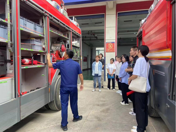 醫學護理系團委暑期慰問活動413.jpg